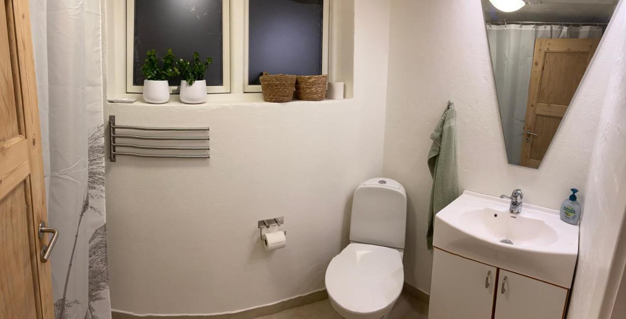 Vaerelse Med Eget Kokken Og Bad Apartment Esbjerg Bagian luar foto
